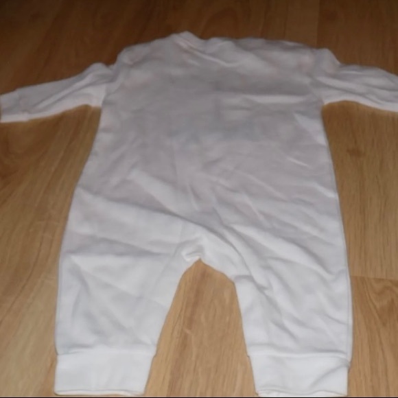 Size 0-3 Months Baby Jay White One Piece Romper Easter Sleeper JACOB Cross New - Picture 5 of 5